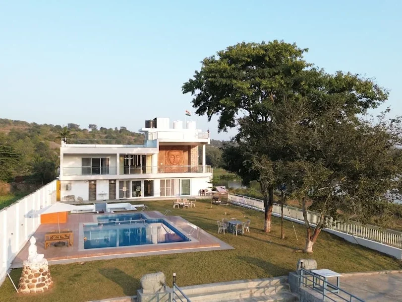 Happy Customer Modern Villa