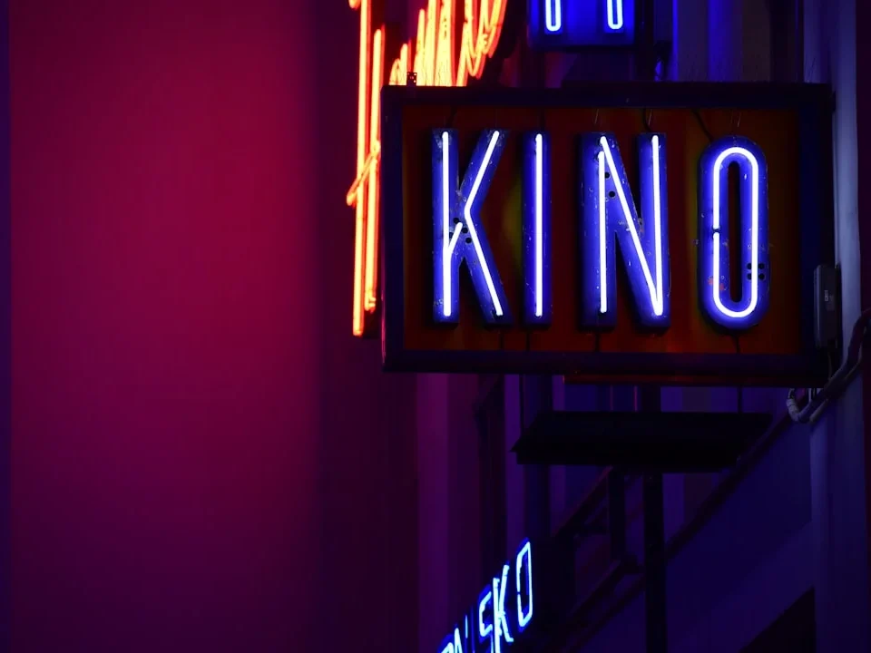 Kinlong Logo Door Hinge