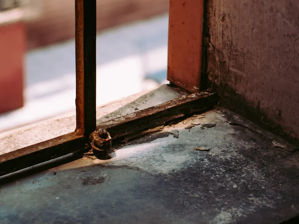 Rust Free Window Clean Window