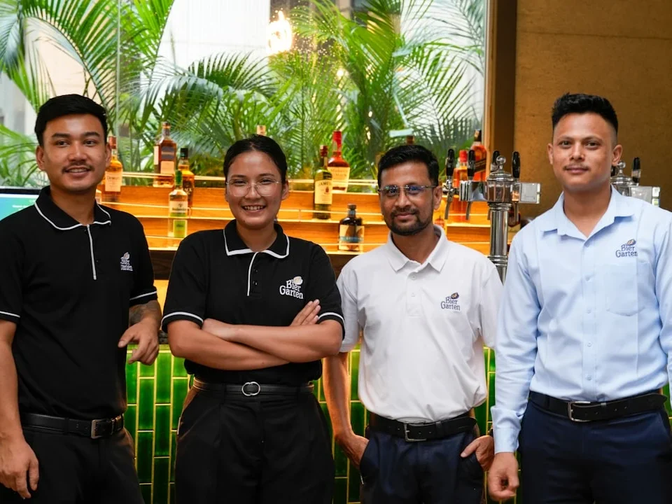 UPVC Factory Expert Team Customer Service