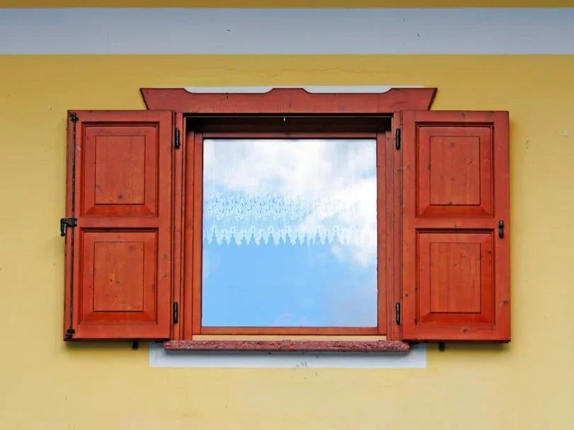 Wooden Door Vs UPVC Aluminum Window